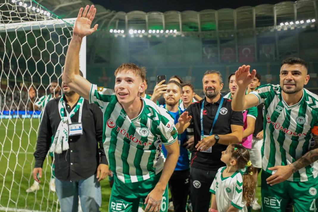 Konyaspor-Trabzonspor maçından çok özel kareler... 16