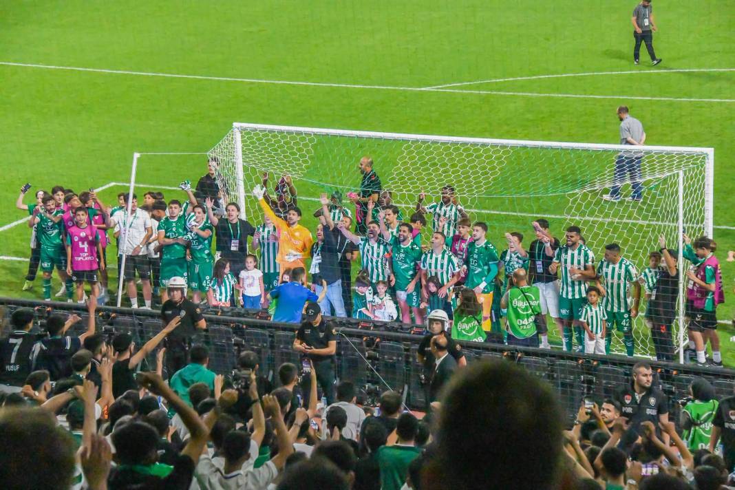 Konyaspor-Trabzonspor maçından çok özel kareler... 11