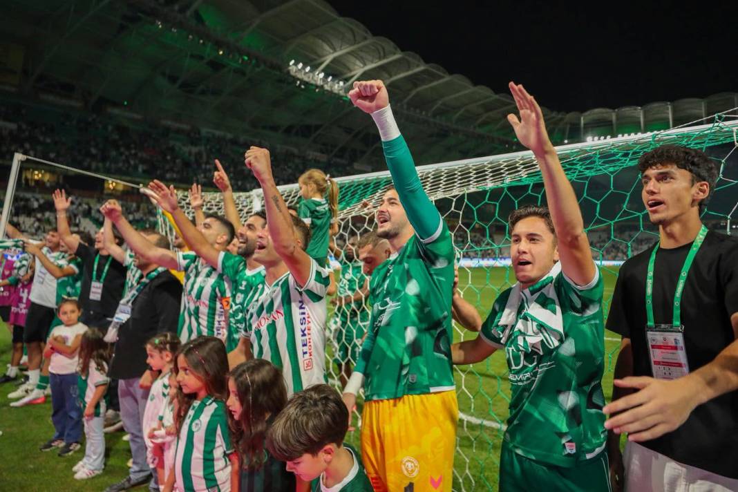 Konyaspor-Trabzonspor maçından çok özel kareler... 15