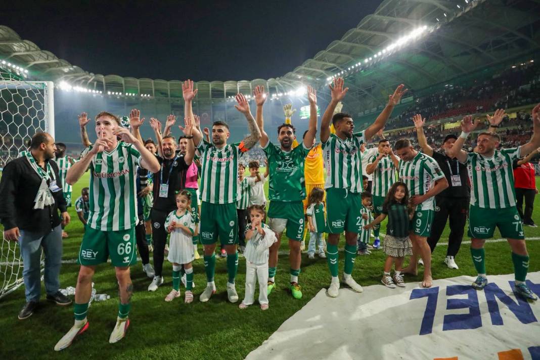 Konyaspor-Trabzonspor maçından çok özel kareler... 8