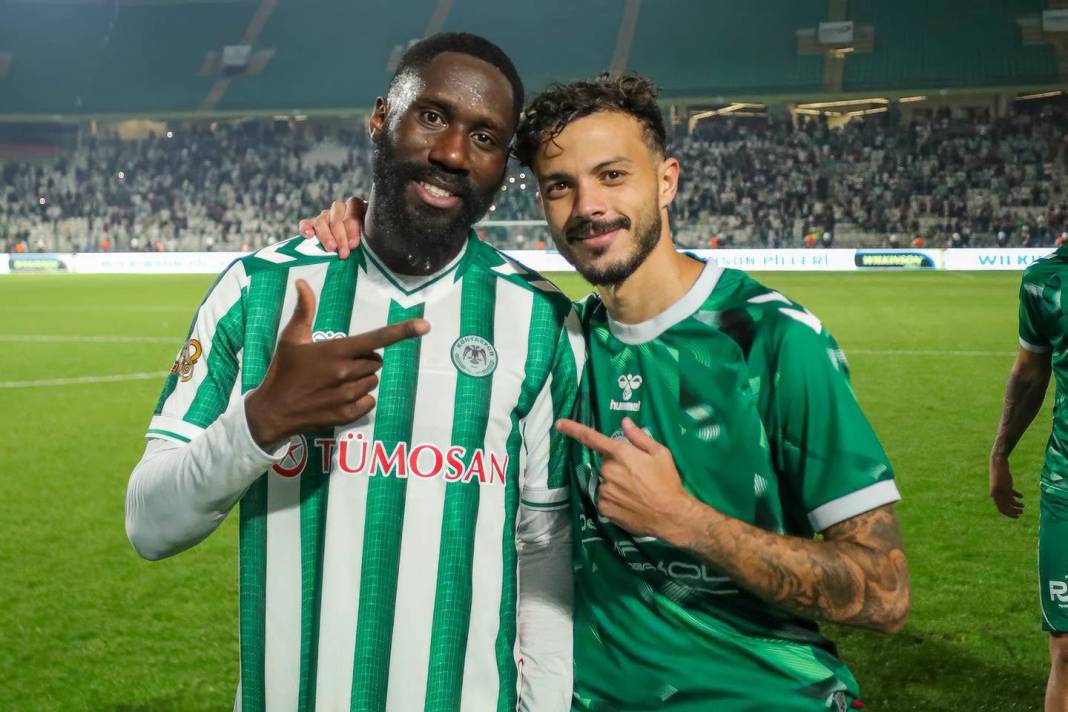 Konyaspor-Trabzonspor maçından çok özel kareler... 2