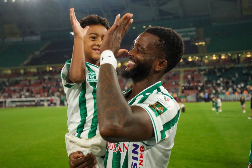 Konyaspor-Trabzonspor maçından çok özel kareler... 1