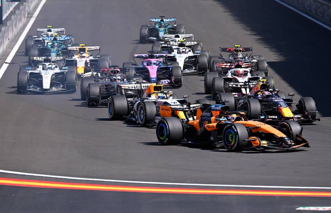 F1'de İspanya'da Kimi Antonelli rüzgar gibi esti! 5