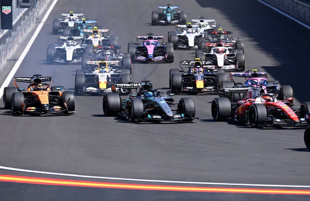 F1'de İspanya'da Kimi Antonelli rüzgar gibi esti! 3