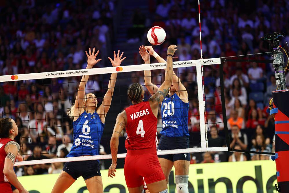 Sultan gibi sultan! A Milli Kadın Voleybol Takımı çeyrek finalde... 17