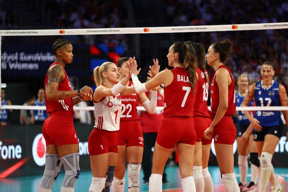 Sultan gibi sultan! A Milli Kadın Voleybol Takımı çeyrek finalde... 13