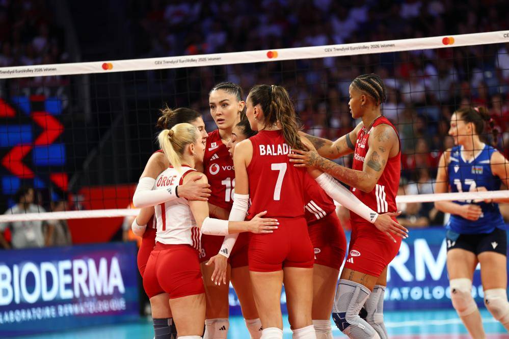 Sultan gibi sultan! A Milli Kadın Voleybol Takımı çeyrek finalde... 16