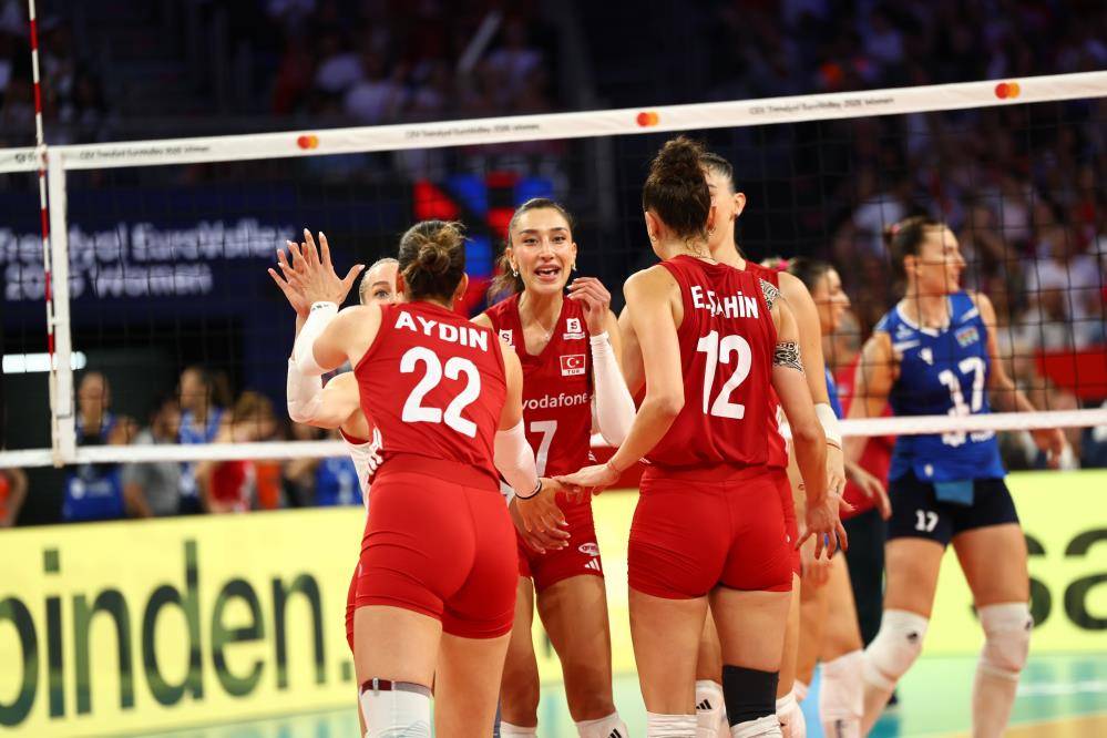 Sultan gibi sultan! A Milli Kadın Voleybol Takımı çeyrek finalde... 12