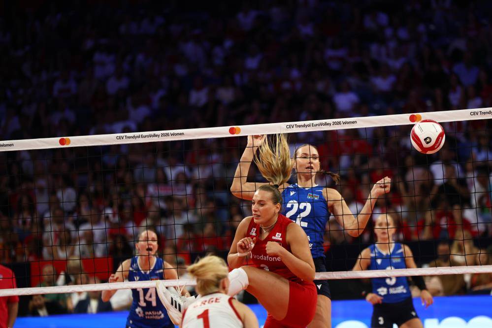 Sultan gibi sultan! A Milli Kadın Voleybol Takımı çeyrek finalde... 4