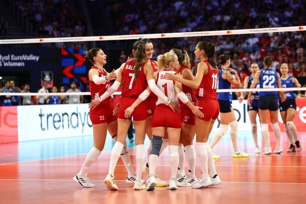 Sultan gibi sultan! A Milli Kadın Voleybol Takımı çeyrek finalde... 3