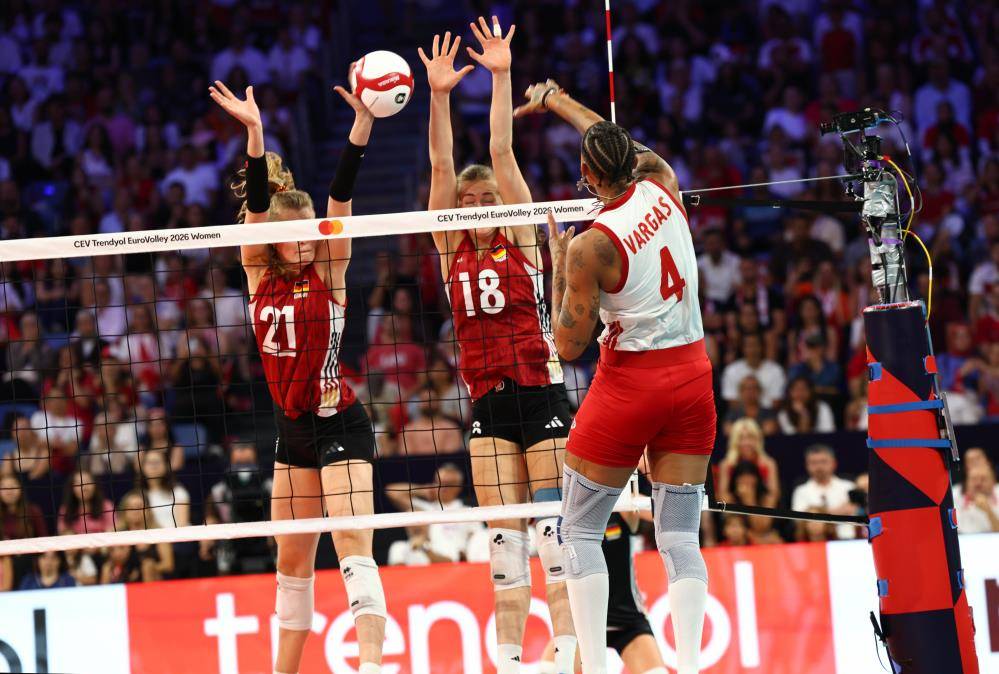 Süpersiniz kızlar! A Milli Kadın Voleybol Takımı  Almanya'yı ezdi 4