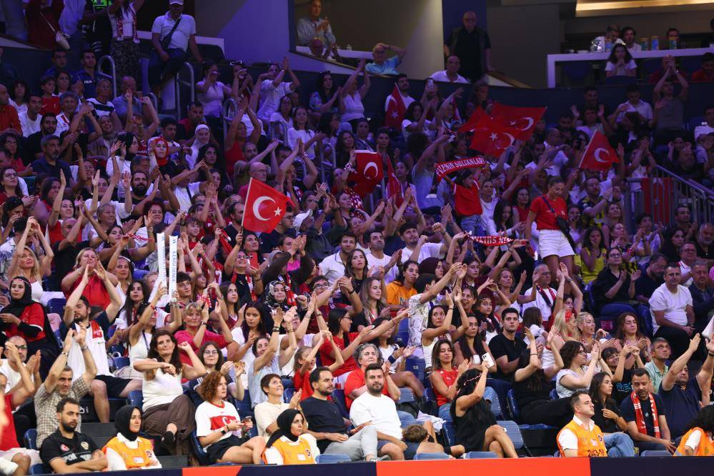 Süpersiniz kızlar! A Milli Kadın Voleybol Takımı  Almanya'yı ezdi 6