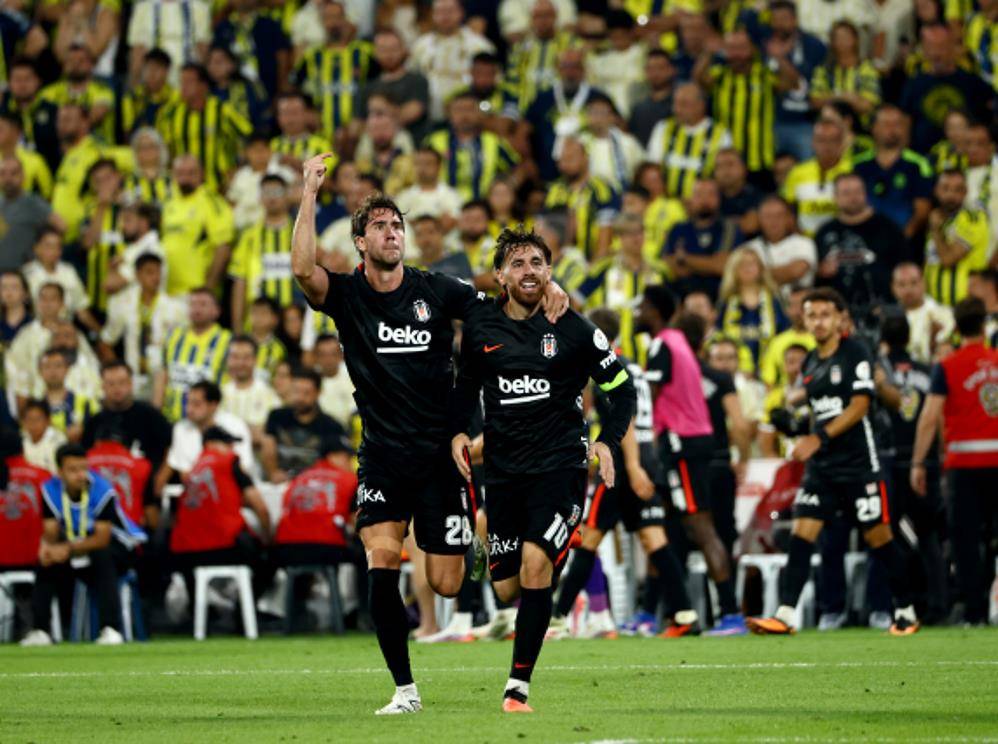 Fenerbahçe Beşiktaş derbisinden çok özel kareler... 5