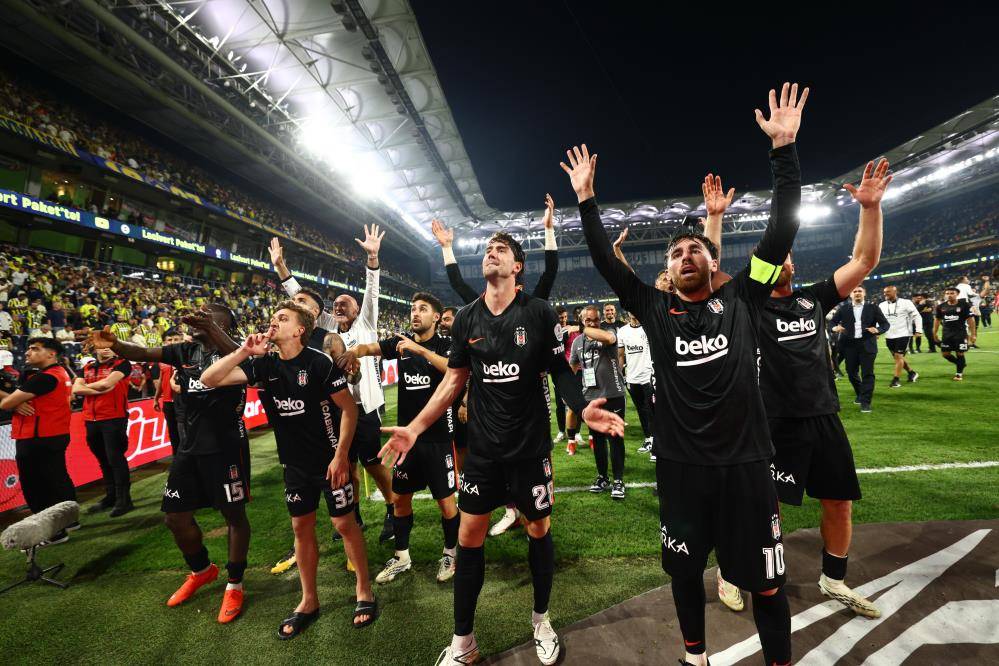 Fenerbahçe Beşiktaş derbisinden çok özel kareler... 3