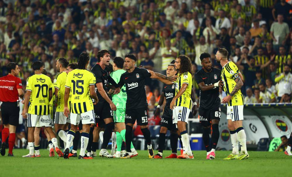 Fenerbahçe Beşiktaş derbisinden çok özel kareler... 1