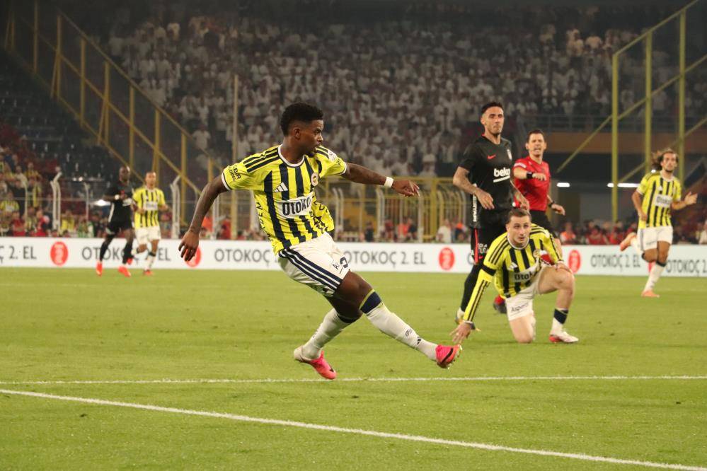 Beşiktaş'a yenilen Fenerbahçe'de işler yolunda gitmiyor 3