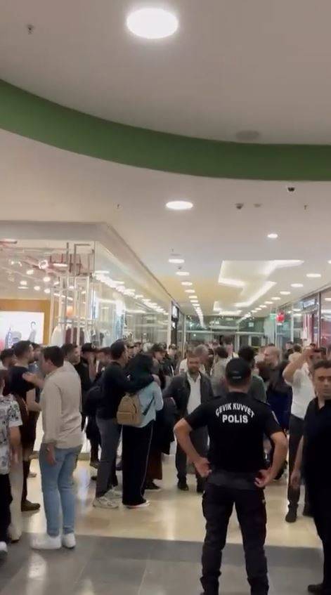 Özcan Deniz konserinde bıçaklı saldırı 2
