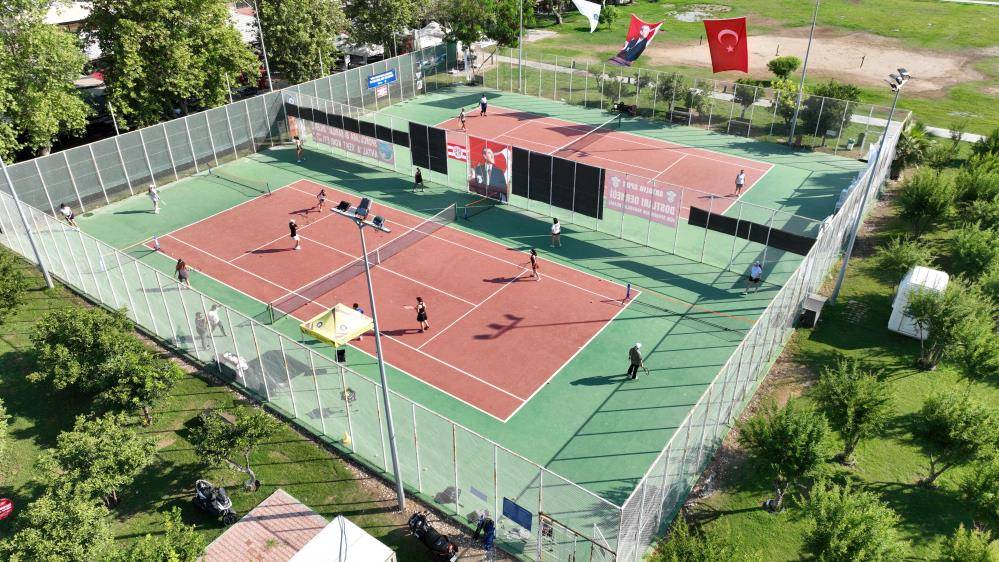 Antalya'da tenis oynamak bir başka 1