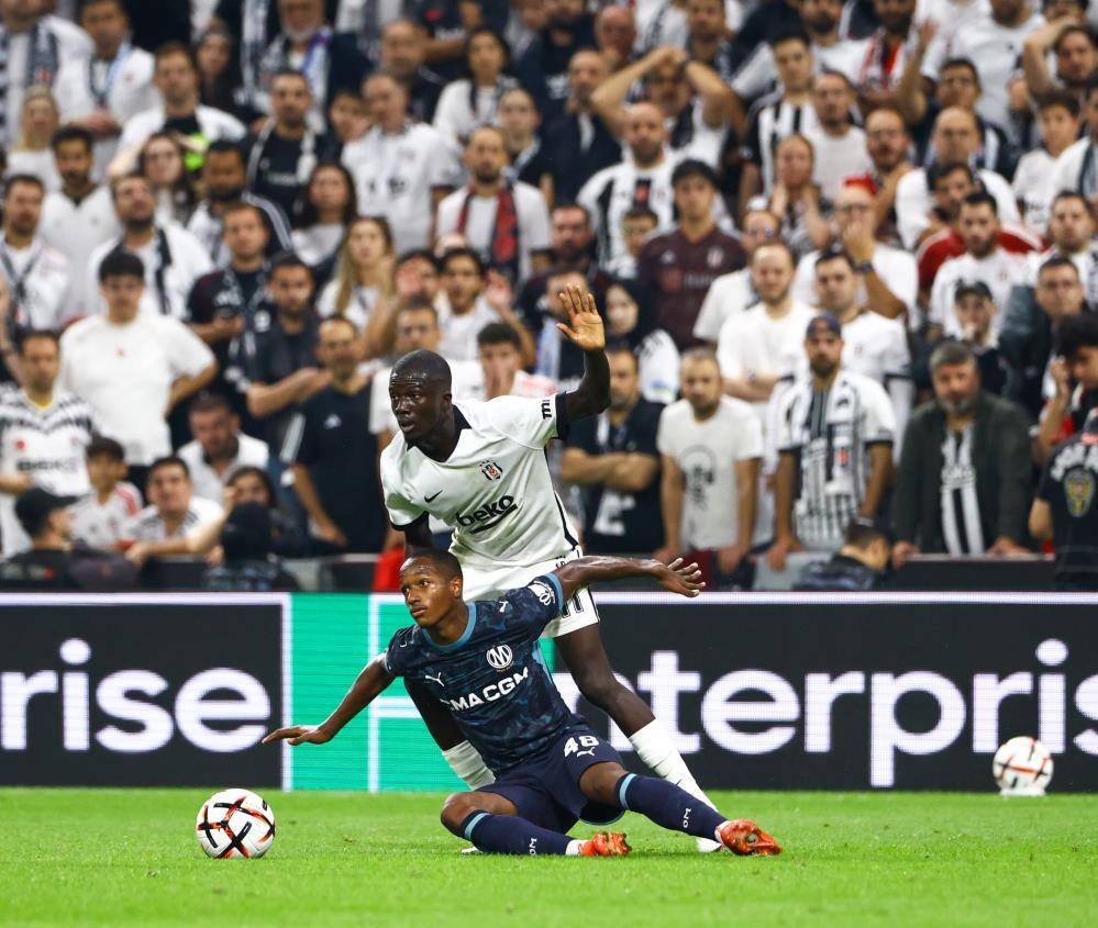 Beşiktaş Marsilya'ya gol oldu yağdı 4