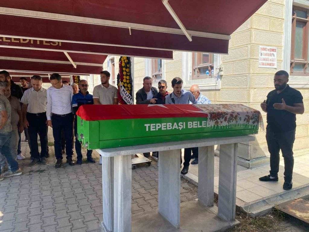 Gemiden acı haber gelmişti! Elmas Demir gözyaşlarıyla toprağa verildi 4
