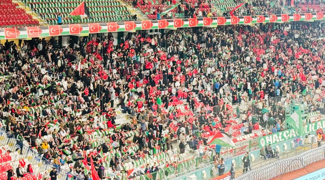 Konya’da tarihi gece: Bu stat daha önce böyle maç görmedi! İşte tarihî geceden en güzel kareler... 5