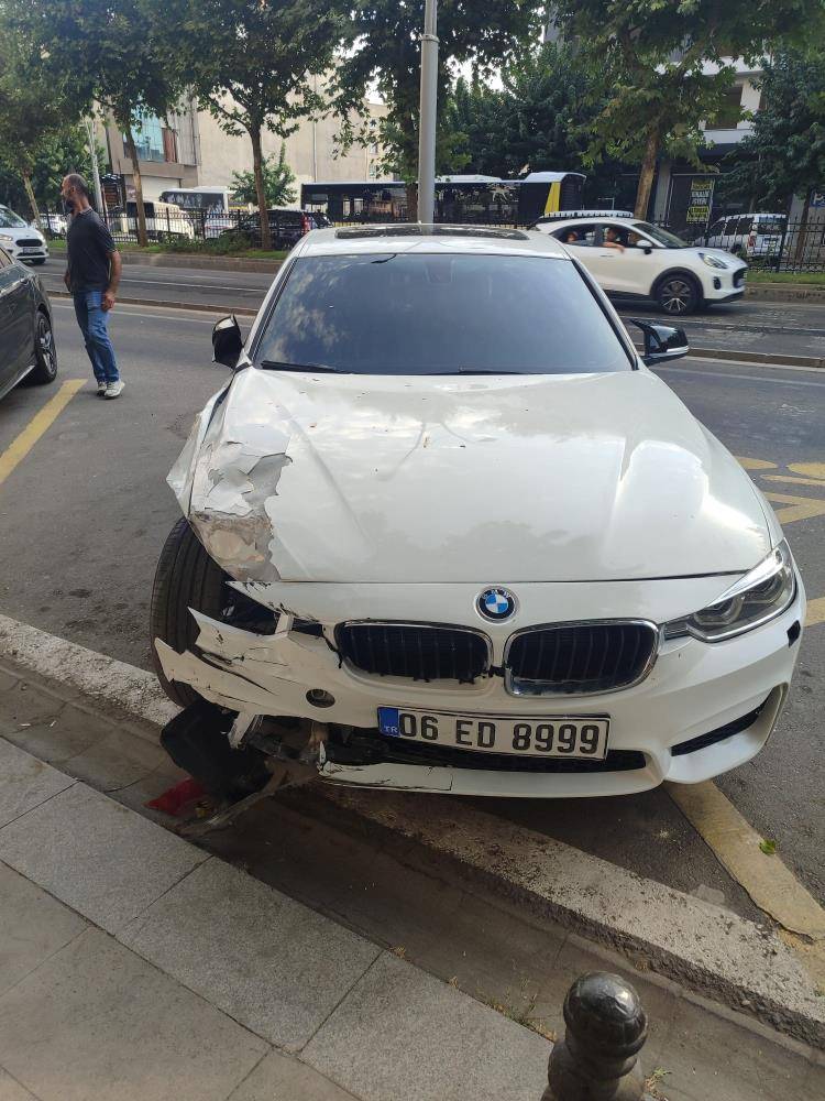 Kazayı yaptı, otomobilini orada bırakıp kaçtı! 2