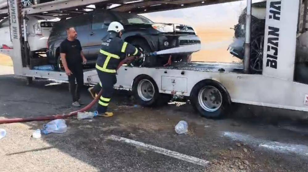Araçlar alevlerin arasında kaldı! Ekipler zamanla yarıştı 5