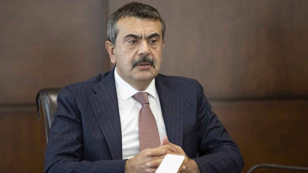 Ara tatil kalkıyor mu? Bakan Tekin canlı yayında açıkladı 1