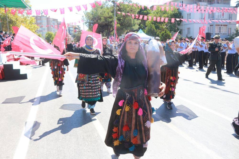Sokağa çıktılar, herkesi korkuttular! Balıkesir’de renkli görüntüler 4