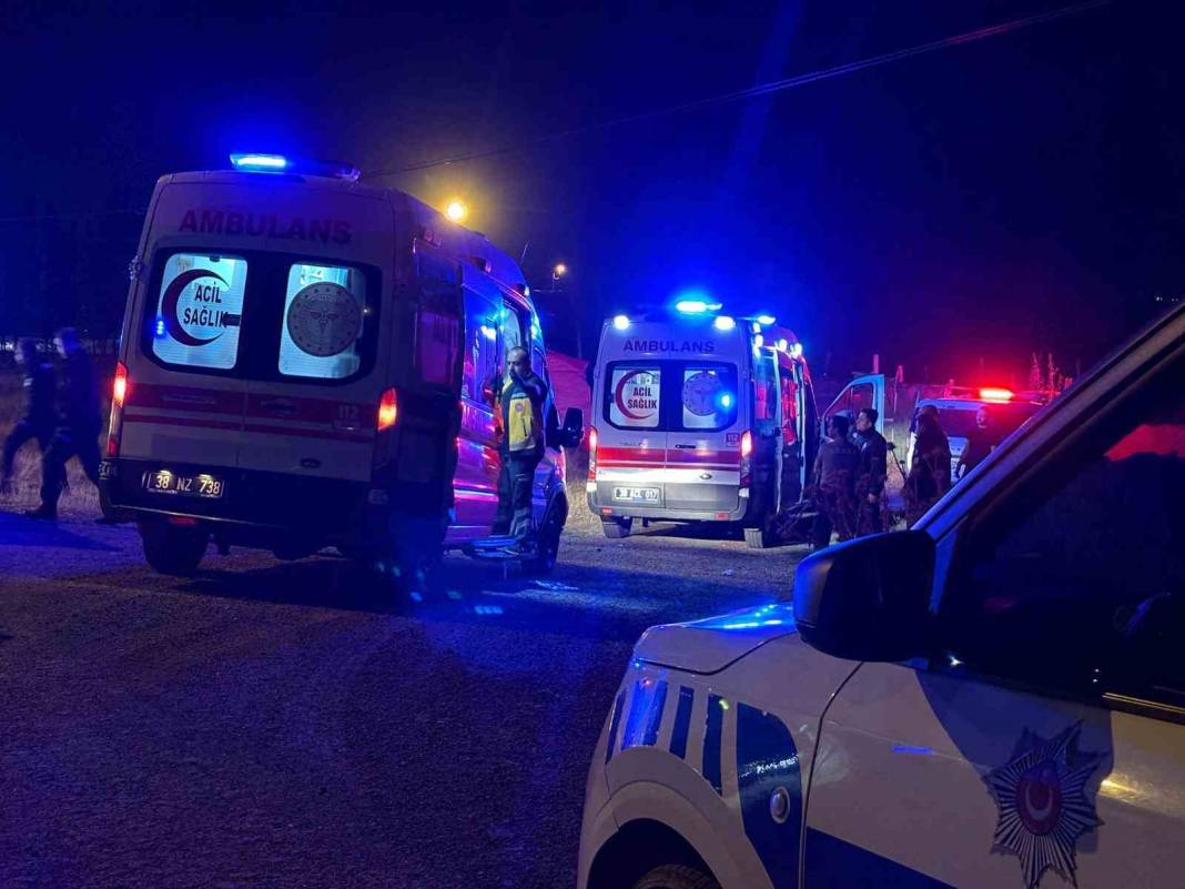 Kardeşiyle tartıştı, bıçaklar çekildi! 5