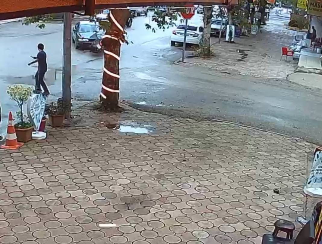 O yolda yine kaza oldu! Motosiklet sürücüsü ağır yaralandı 1