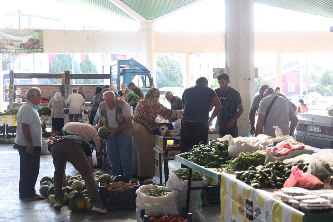 Konya’daki bu pazarda üreticiyle tüketici arasında aracı yok! 6