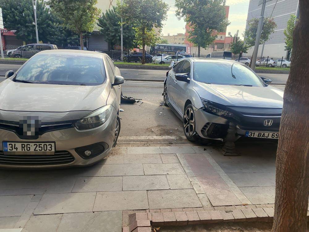 Kazayı yaptı, otomobilini orada bırakıp kaçtı! 1