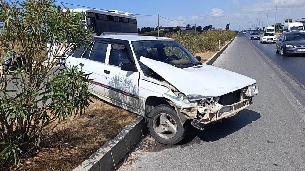 Feci kazadan mucize kurtuluş! Otomobil refüjde askıda kaldı 3