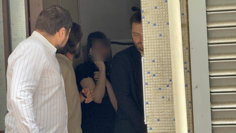 Samsun’da nefes kesen anlar! Çatıdaki kadın için zamanla yarıştılar 4