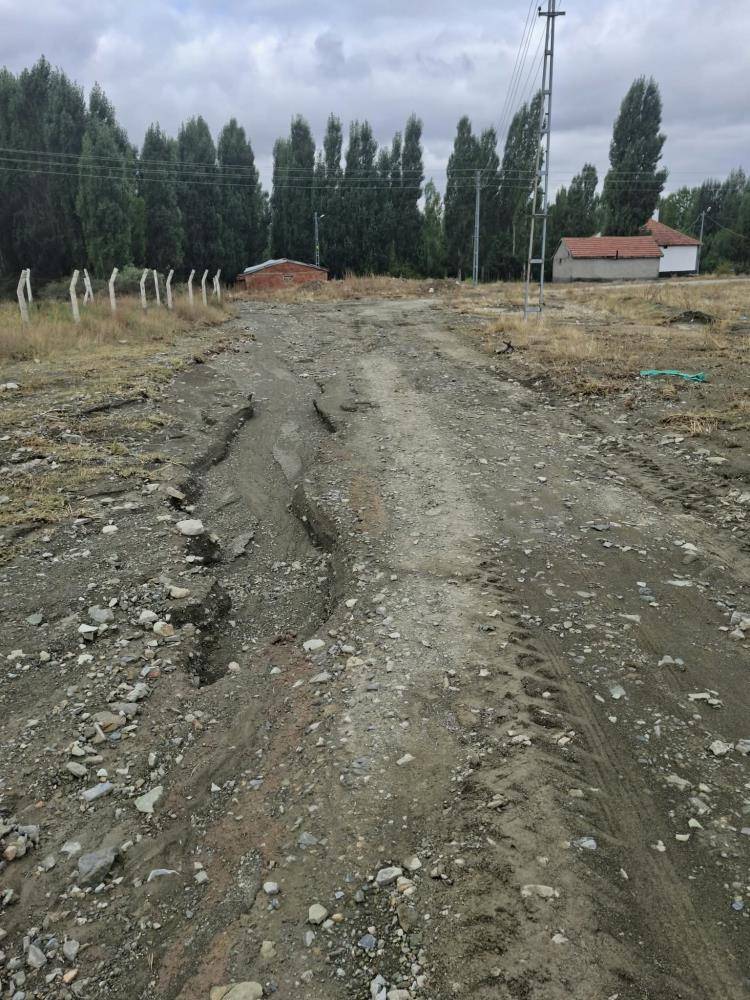 Sivas’ta sel paniği! Şiddetli yağış sonrası köyü su bastı 6