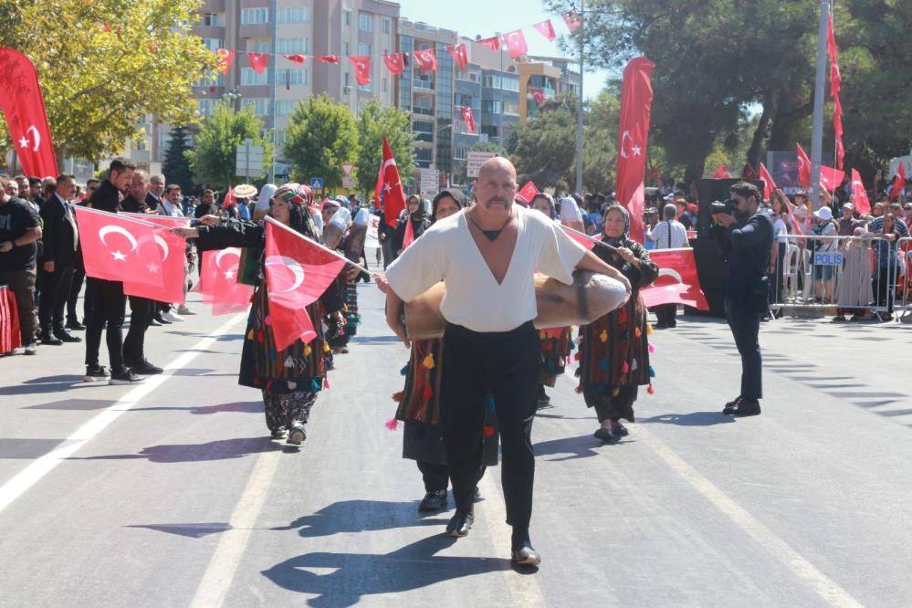 Sokağa çıktılar, herkesi korkuttular! Balıkesir’de renkli görüntüler 3