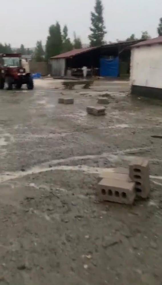 Sivas’ta sel paniği! Şiddetli yağış sonrası köyü su bastı 5