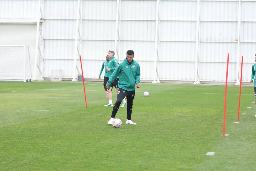 İlhan Palut yönetimindeki Konyaspor'da Galatasaray hazırlıkları sürdü 2