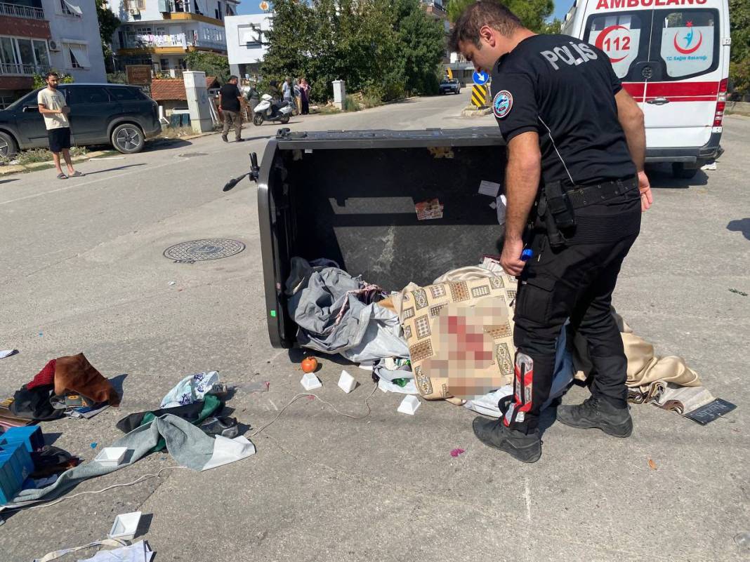 Antalya’da otomobil ile üç tekerlekli bisiklet çarpıştı: 2 yaralı 4