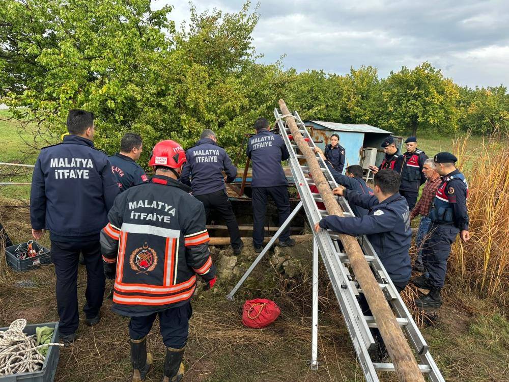 25 metrelik kuyuda can pazarı! Genç kurtarılmayı bekledi 2