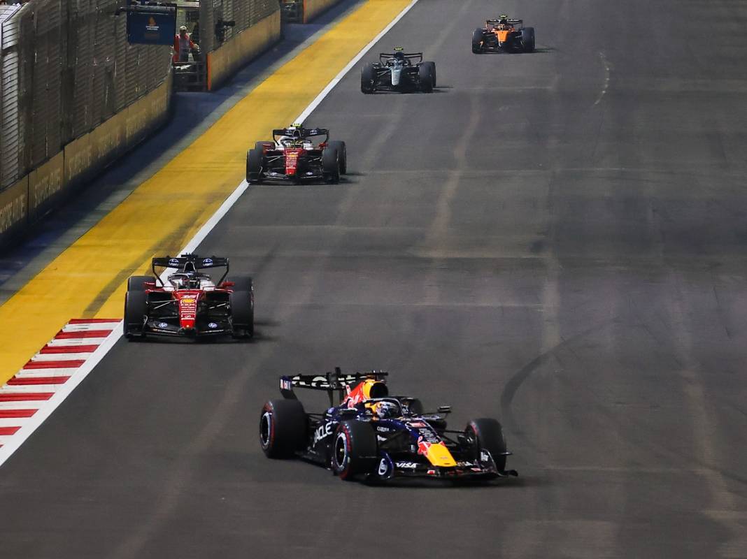 Uçan Hollandalı iş başında! F1'de Singapur'da kazanan Max Verstappen... 7