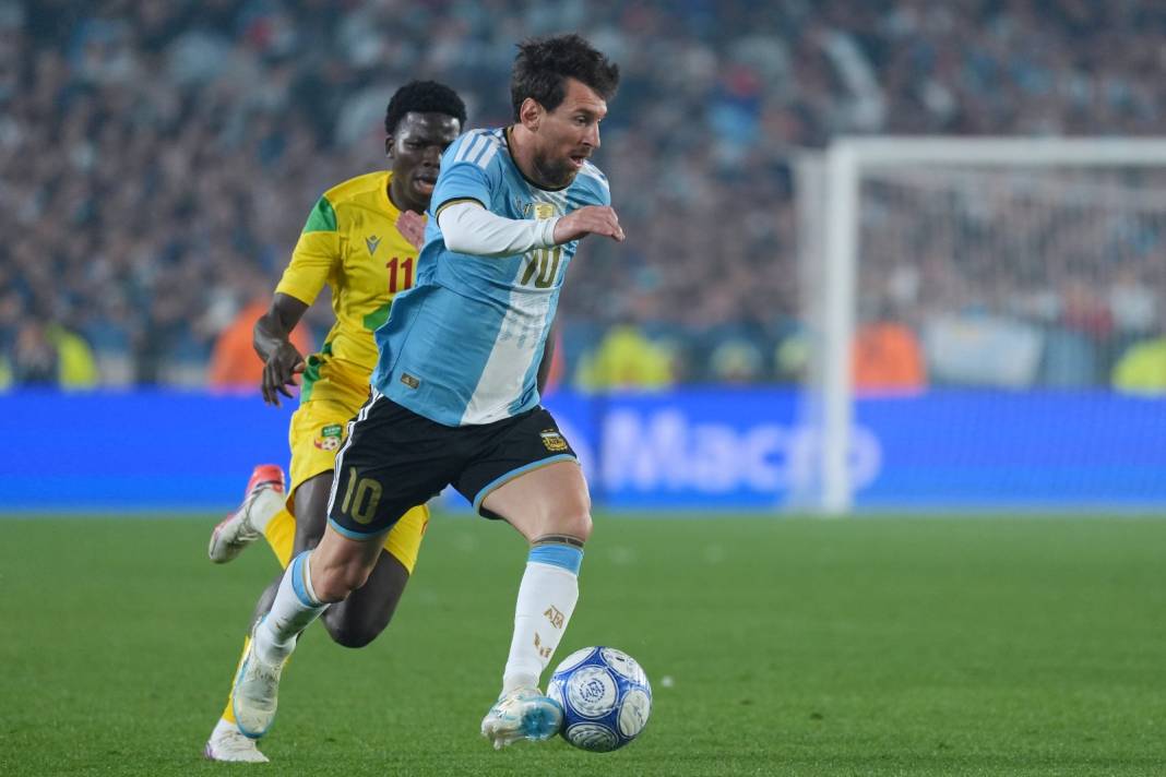 Lionel Messi veda ederken hüngür hüngür ağladı 3