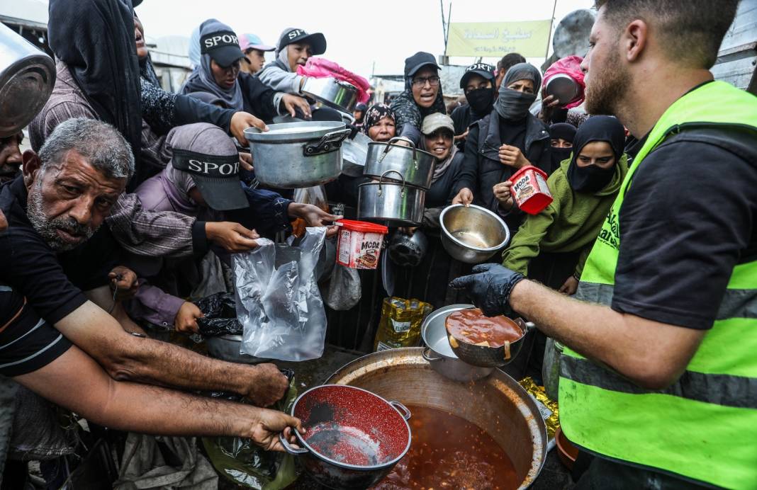 Katil İsrail Gazze'de Müslümanları yine katletti! İslam Dünyası ne zaman ses verecek? 10