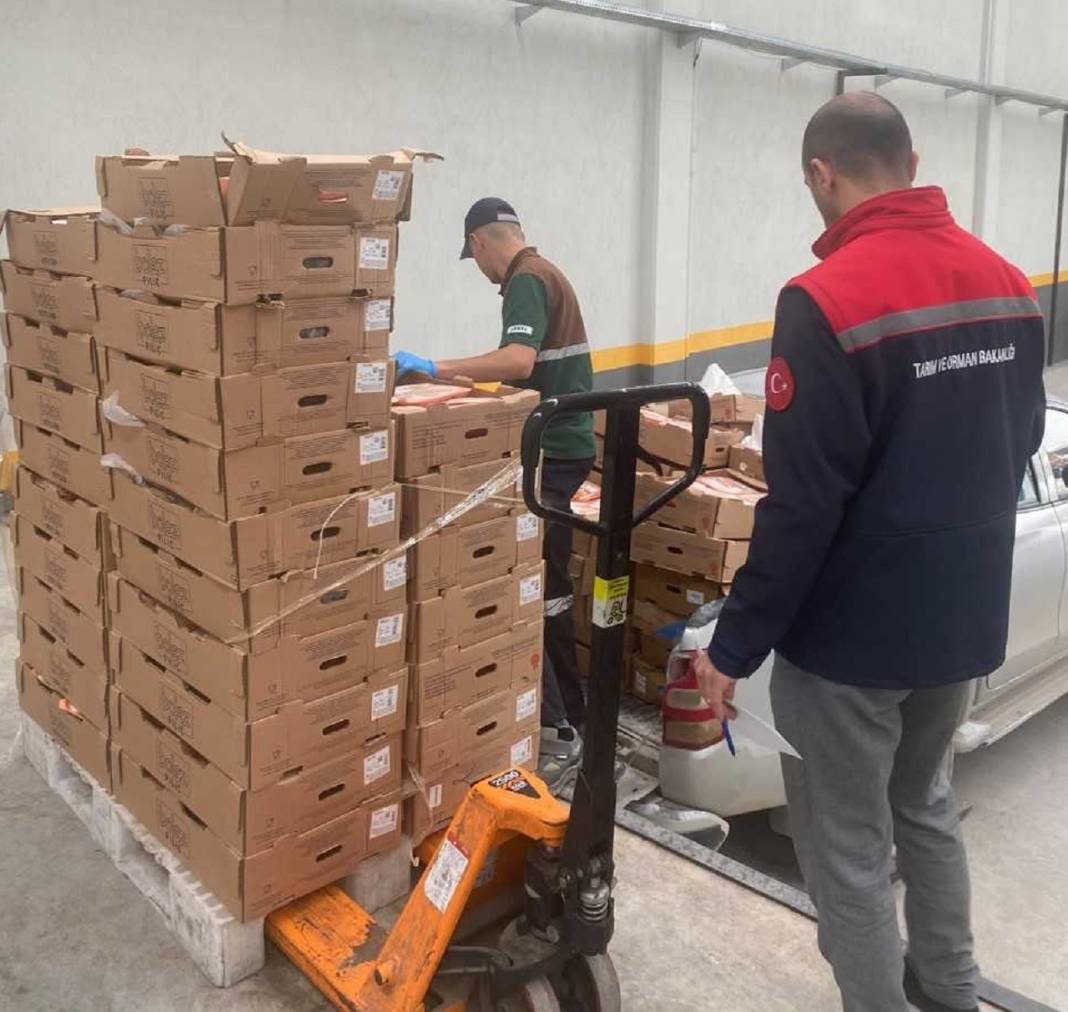 Konya'da skandal olay! Merkezde son tüketim tarihi geçmiş 7 ton et bulundu 1
