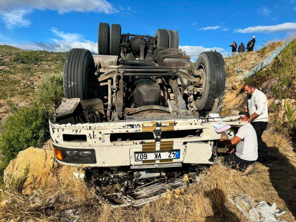 Yem kamyonu can aldı: 1 ölü... 2