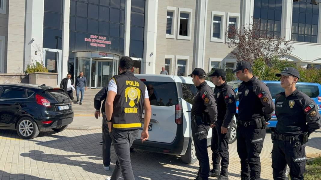 Karı-kocayı vahşice öldürdü! 4