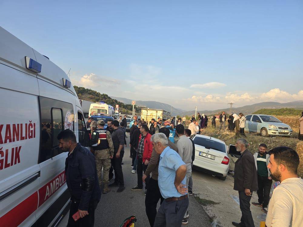 Can pazarı yaşandı! Ağır yaralılara acil müdahale edildi... 3