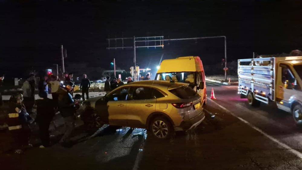 Araçlar birbirine girdi, 12 yaralı ise can çekişti! 3