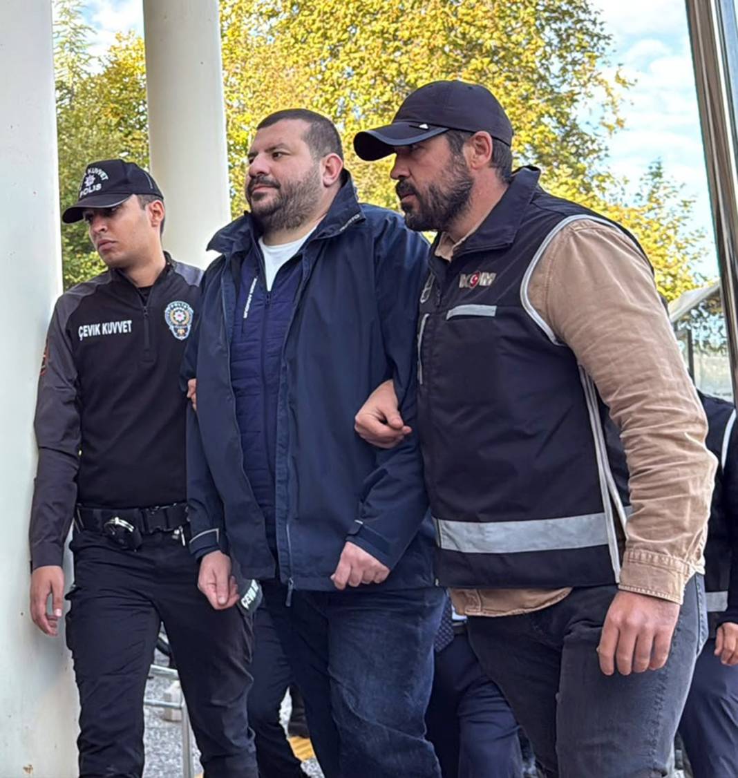 Milas Belediye Başkanı, oğlu ve 16 kişi tutuklandı 2